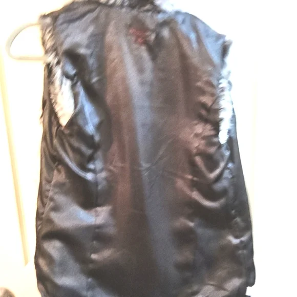 Black and White Striped Fur Vest - Picture 5 of 7